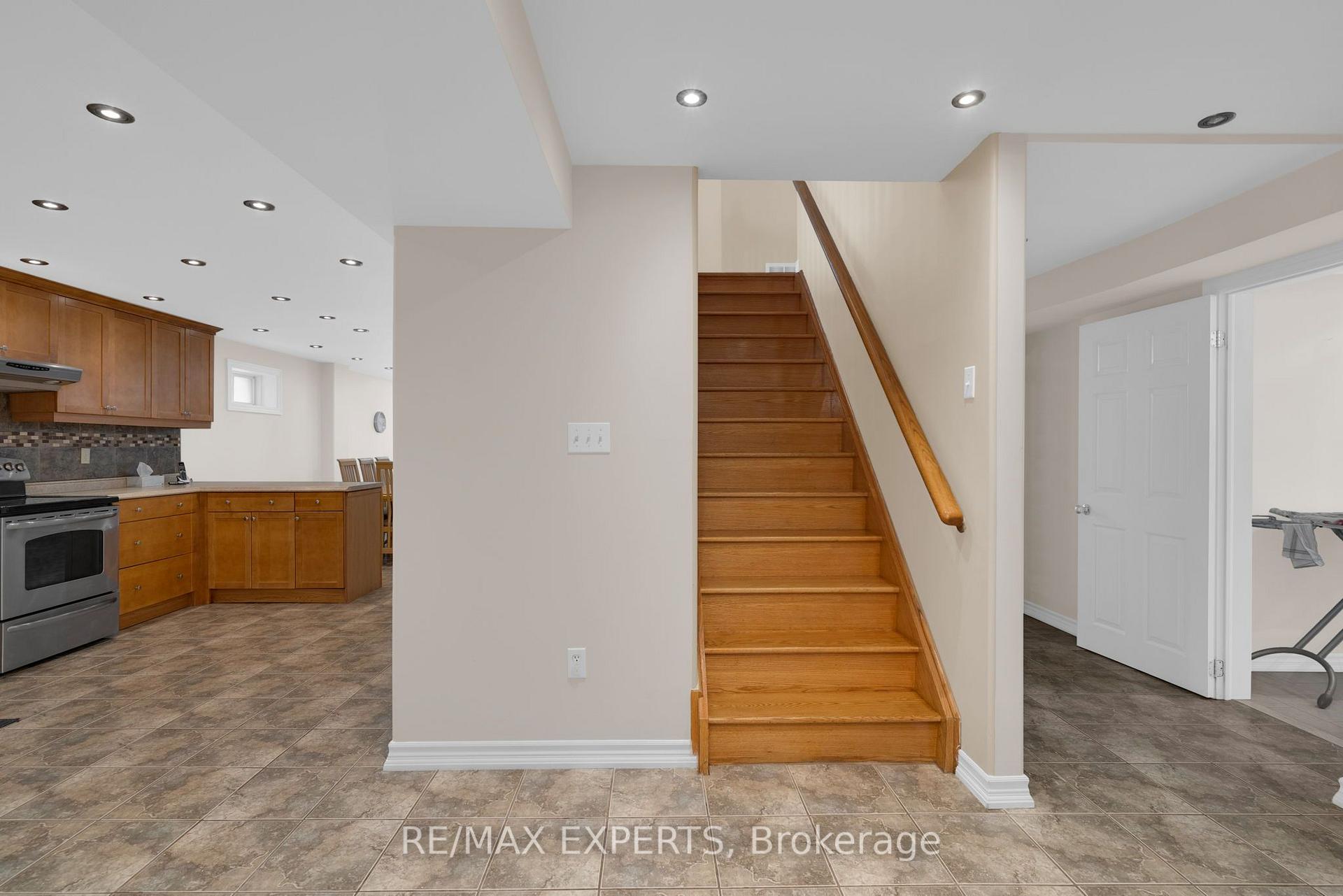 Photo 30 of 8 Evans Ridge, Caledon, Bolton North — HOMEH
