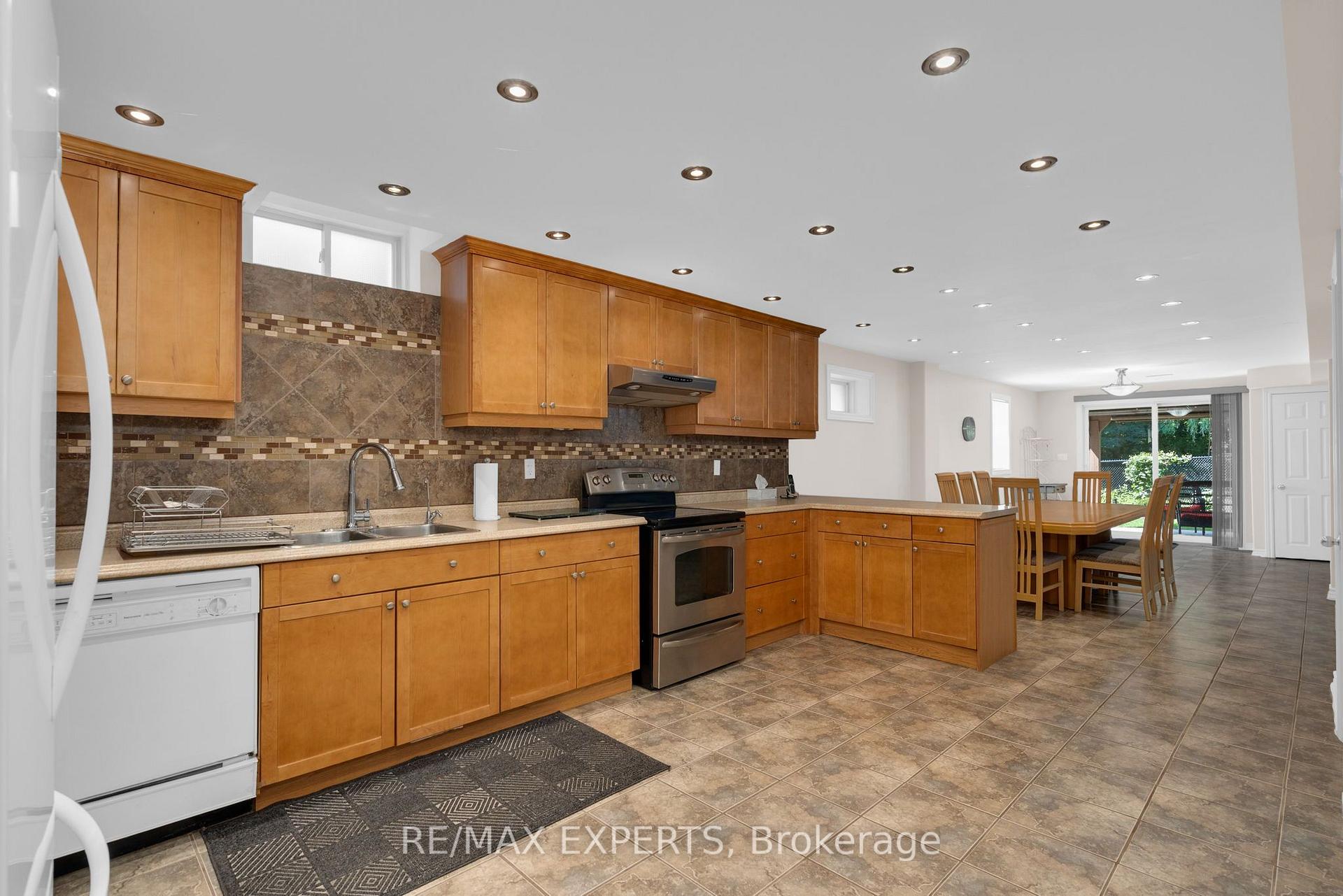 Photo 31 of 8 Evans Ridge, Caledon, Bolton North — HOMEH