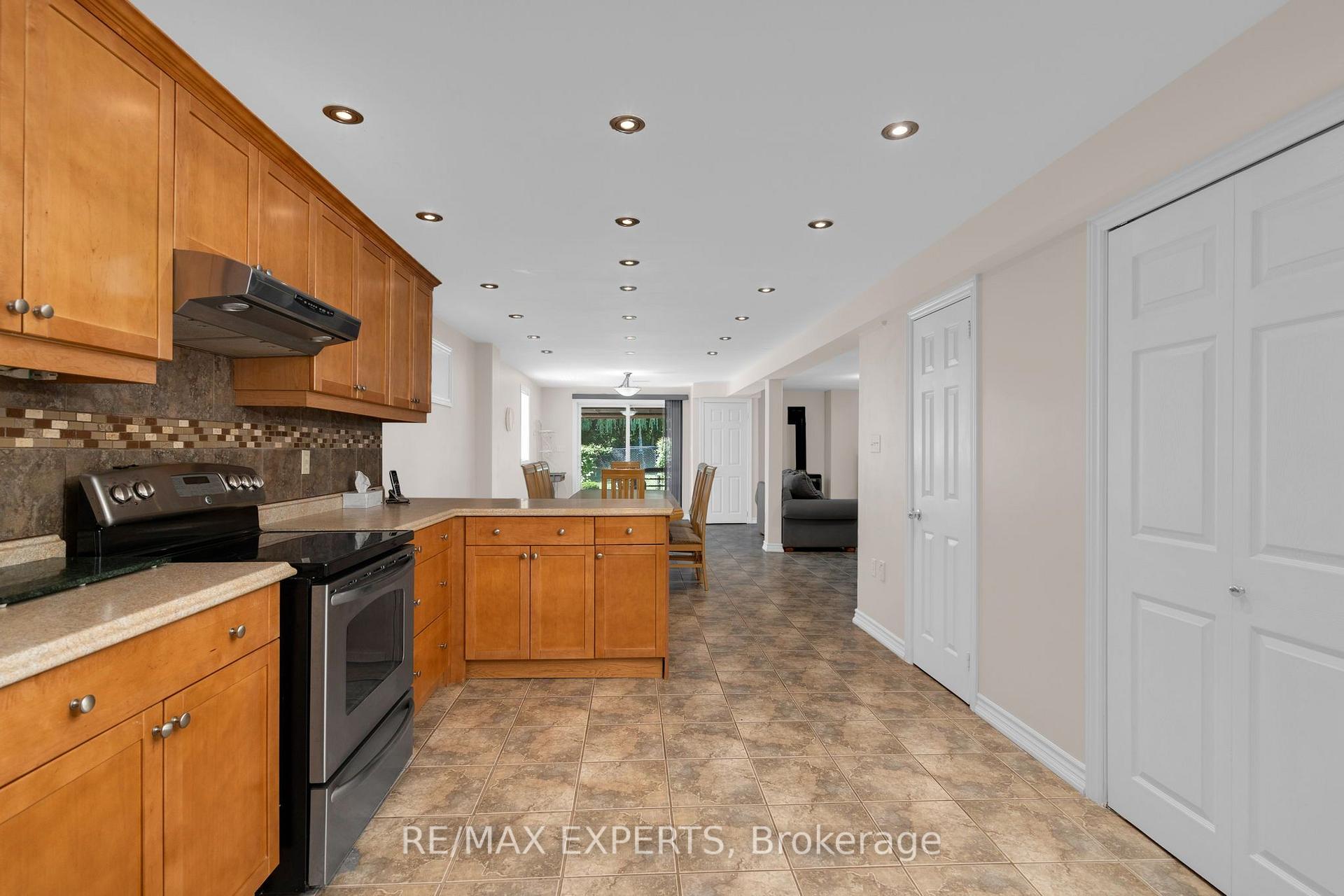 Photo 32 of 8 Evans Ridge, Caledon, Bolton North — HOMEH