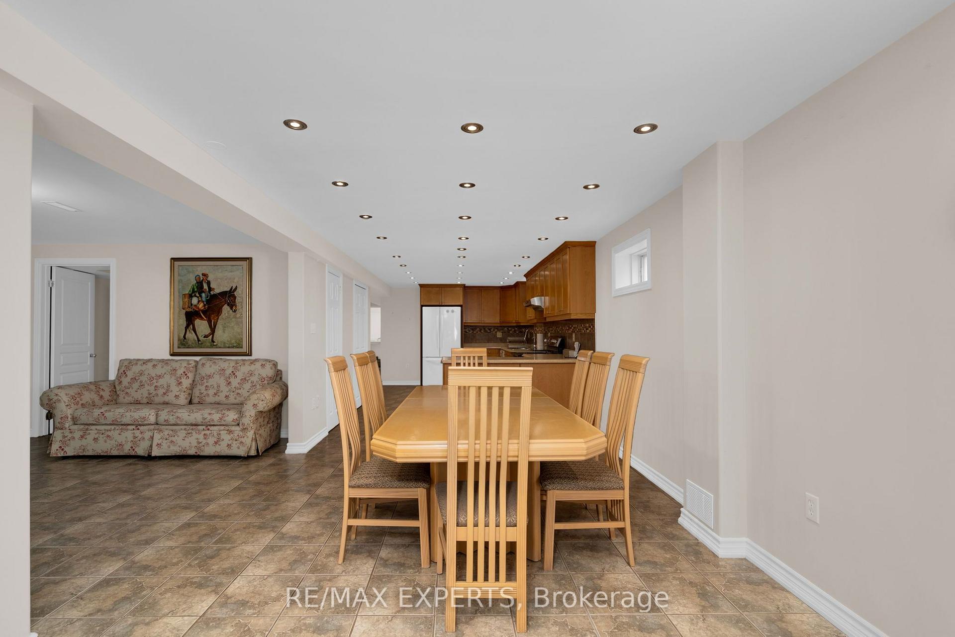 Photo 35 of 8 Evans Ridge, Caledon, Bolton North — HOMEH