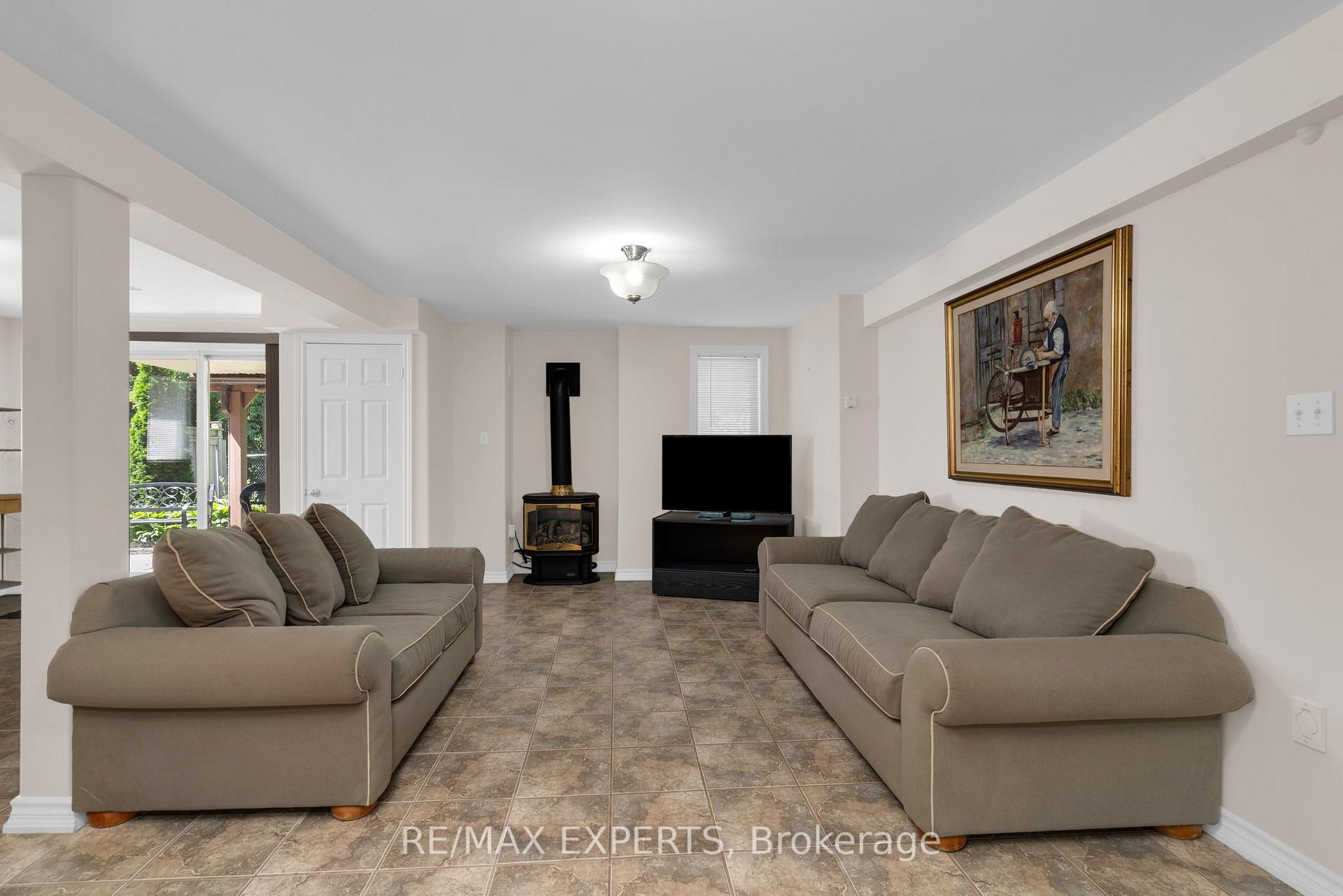 Photo 37 of 8 Evans Ridge, Caledon, Bolton North — HOMEH