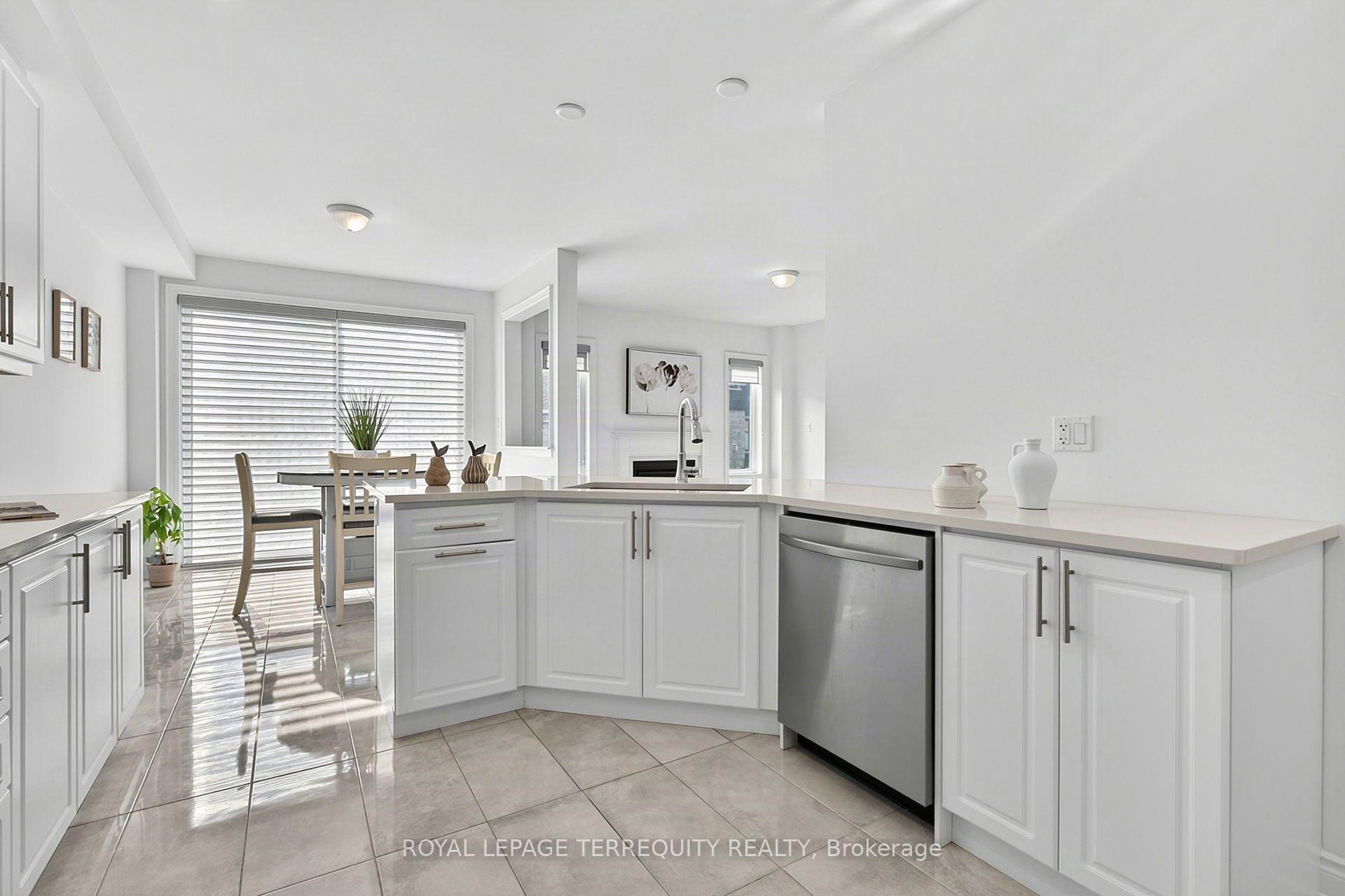 Photo 13 of 9 Kiernan Crescent N, New Tecumseth, Alliston — HOMEH