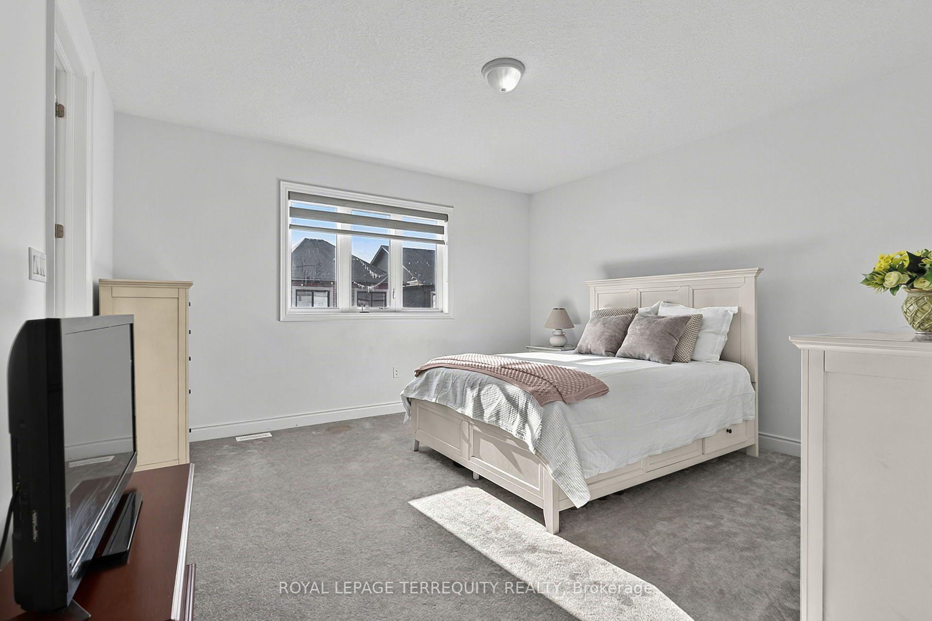 Photo 19 of 9 Kiernan Crescent N, New Tecumseth, Alliston — HOMEH