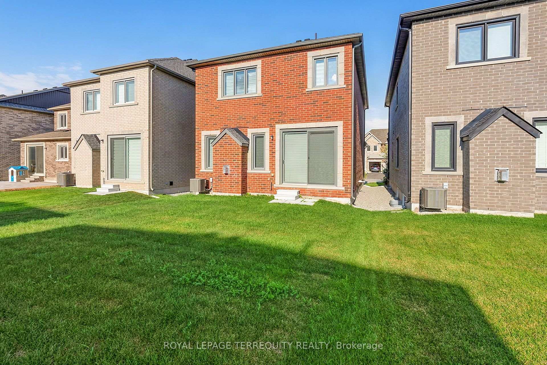 Photo 37 of 9 Kiernan Crescent N, New Tecumseth, Alliston — HOMEH