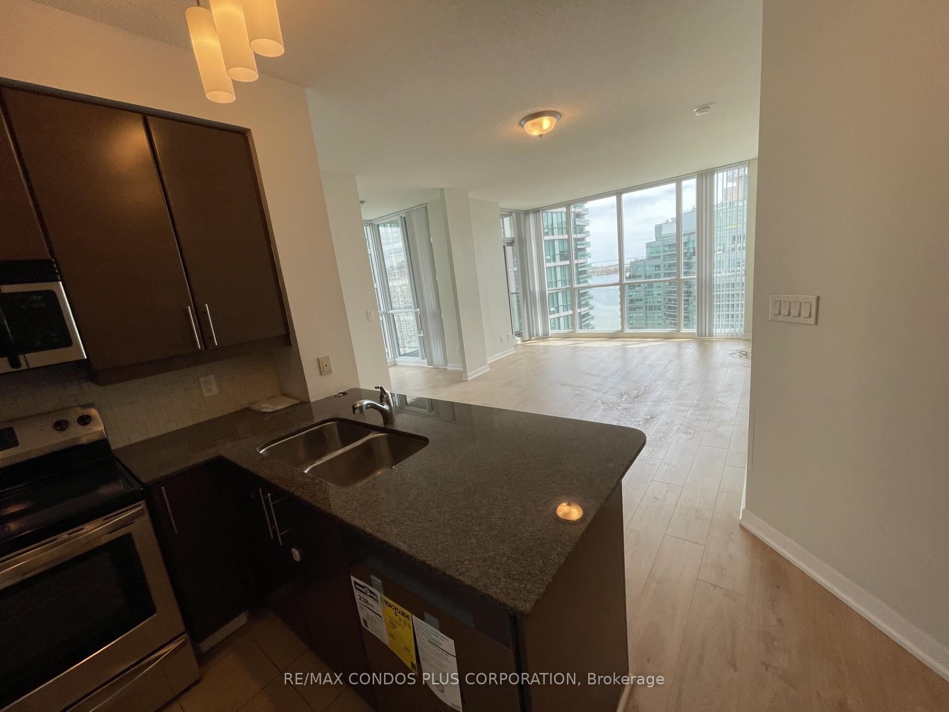 Photo 7 of Unit 2408, 18 Harbour Street, Toronto, Waterfront Communities — HOMEH