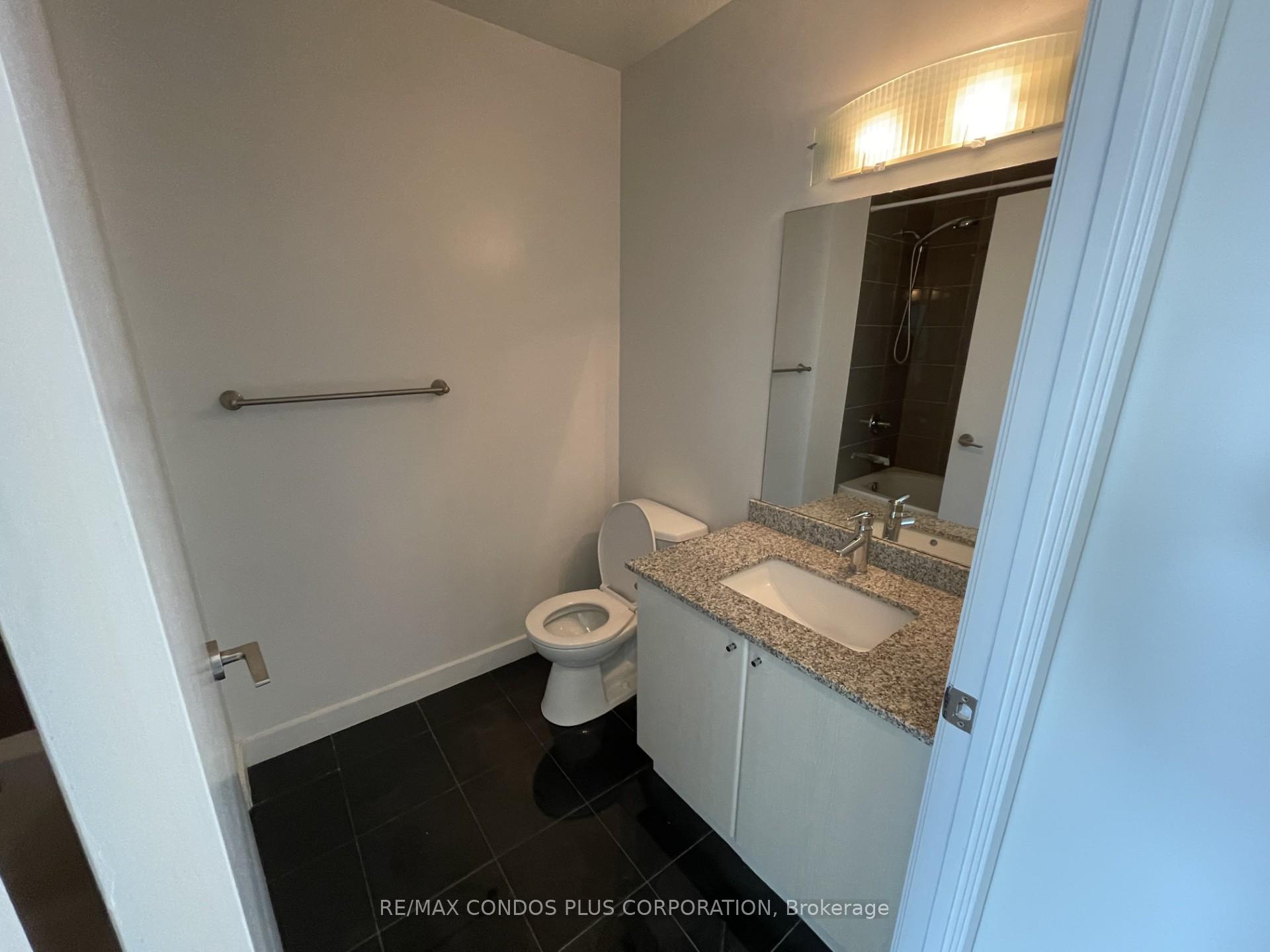 Photo 10 of Unit 2408, 18 Harbour Street, Toronto, Waterfront Communities — HOMEH