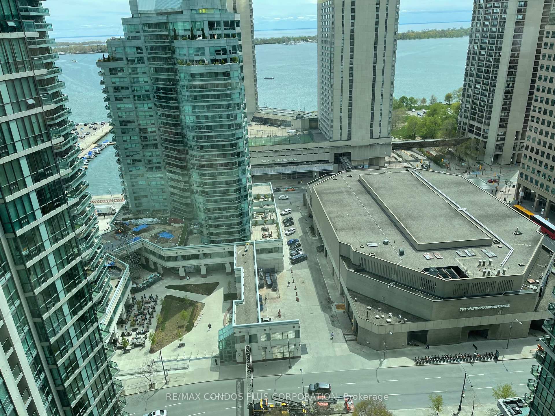 Photo 14 of Unit 2408, 18 Harbour Street, Toronto, Waterfront Communities — HOMEH