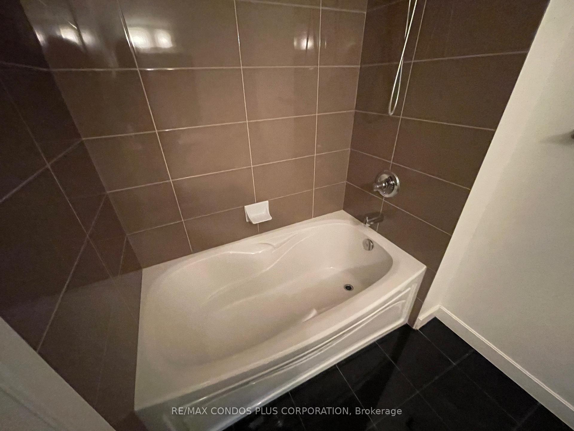Photo 15 of Unit 2408, 18 Harbour Street, Toronto, Waterfront Communities — HOMEH