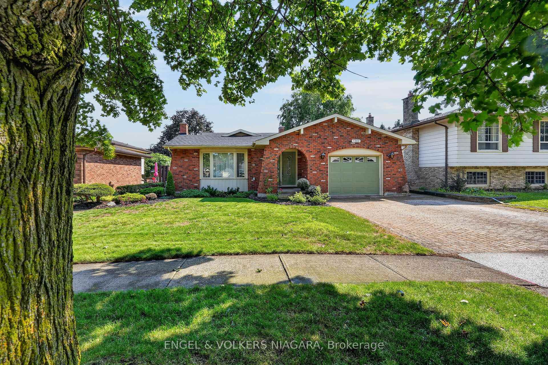 Photo 1 of 7380 Green Boughs Road, Niagara Falls, Casey — HOMEH