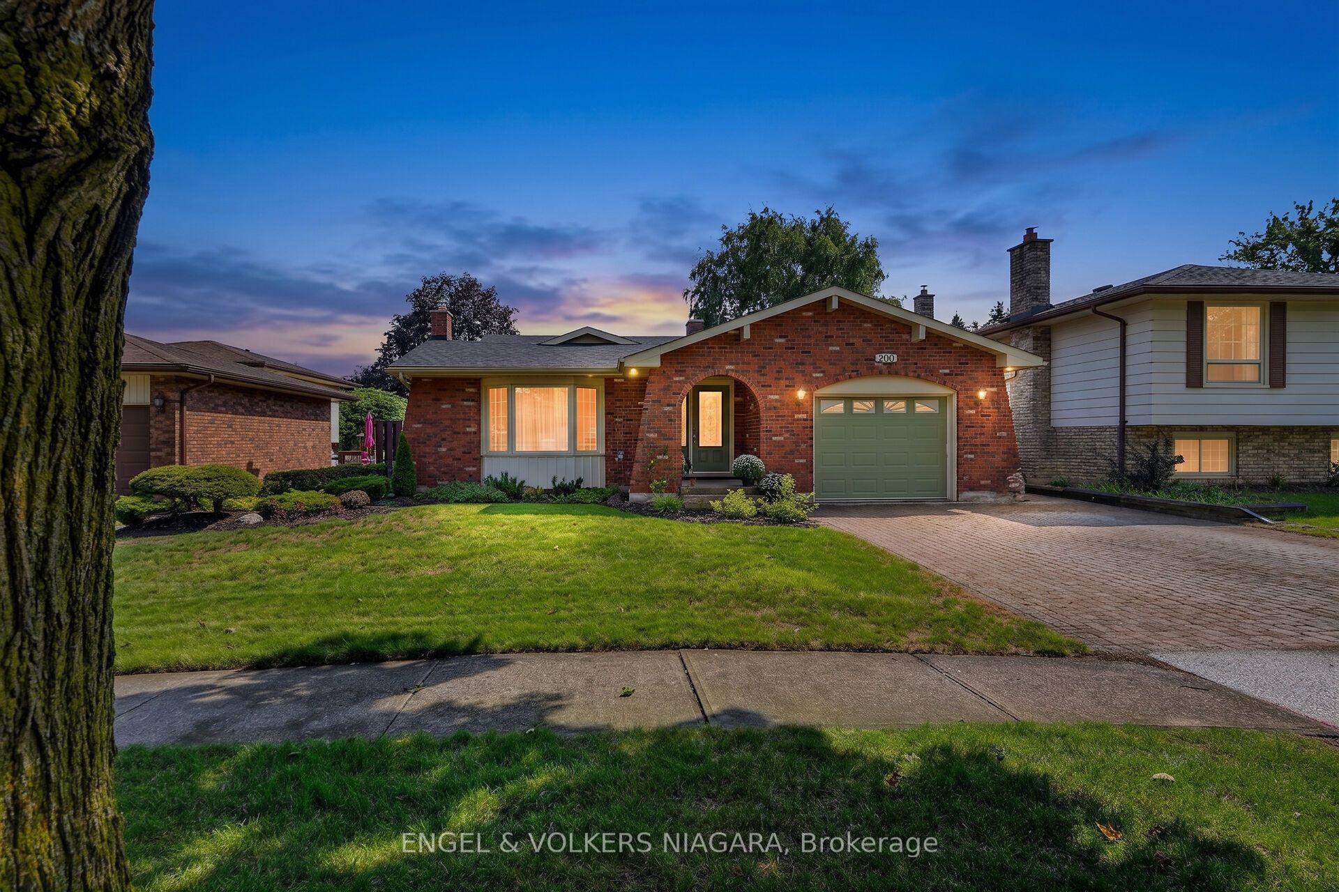 Photo 3 of 7380 Green Boughs Road, Niagara Falls, Casey — HOMEH