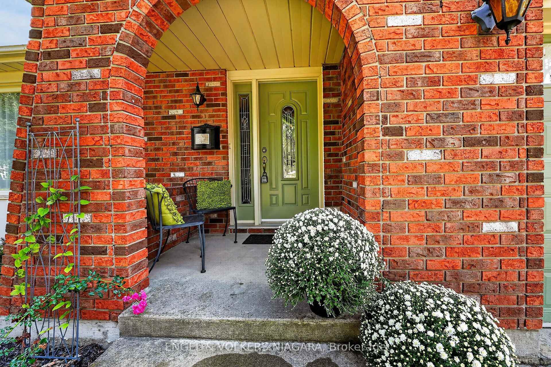 Photo 5 of 7380 Green Boughs Road, Niagara Falls, Casey — HOMEH