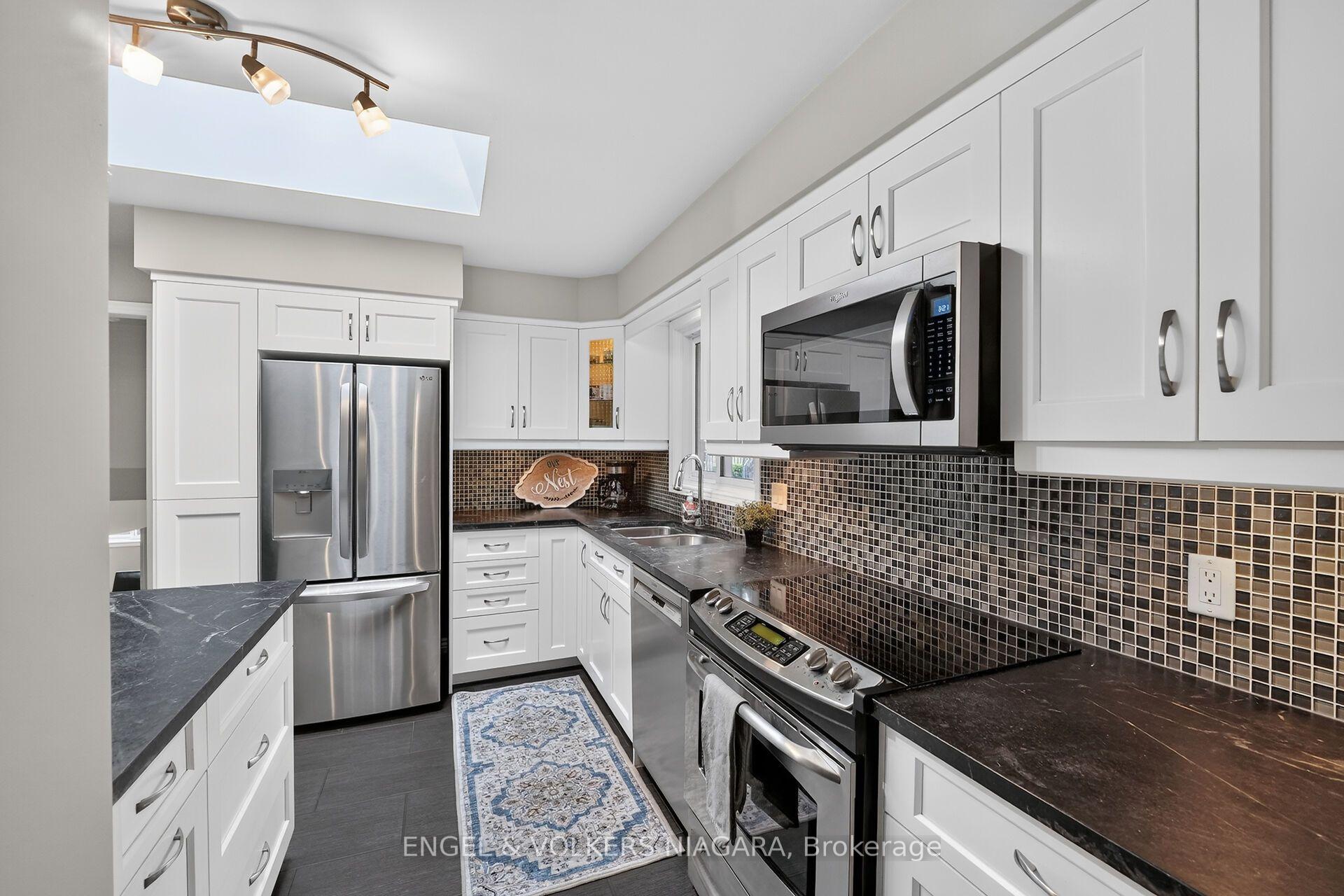 Photo 8 of 7380 Green Boughs Road, Niagara Falls, Casey — HOMEH