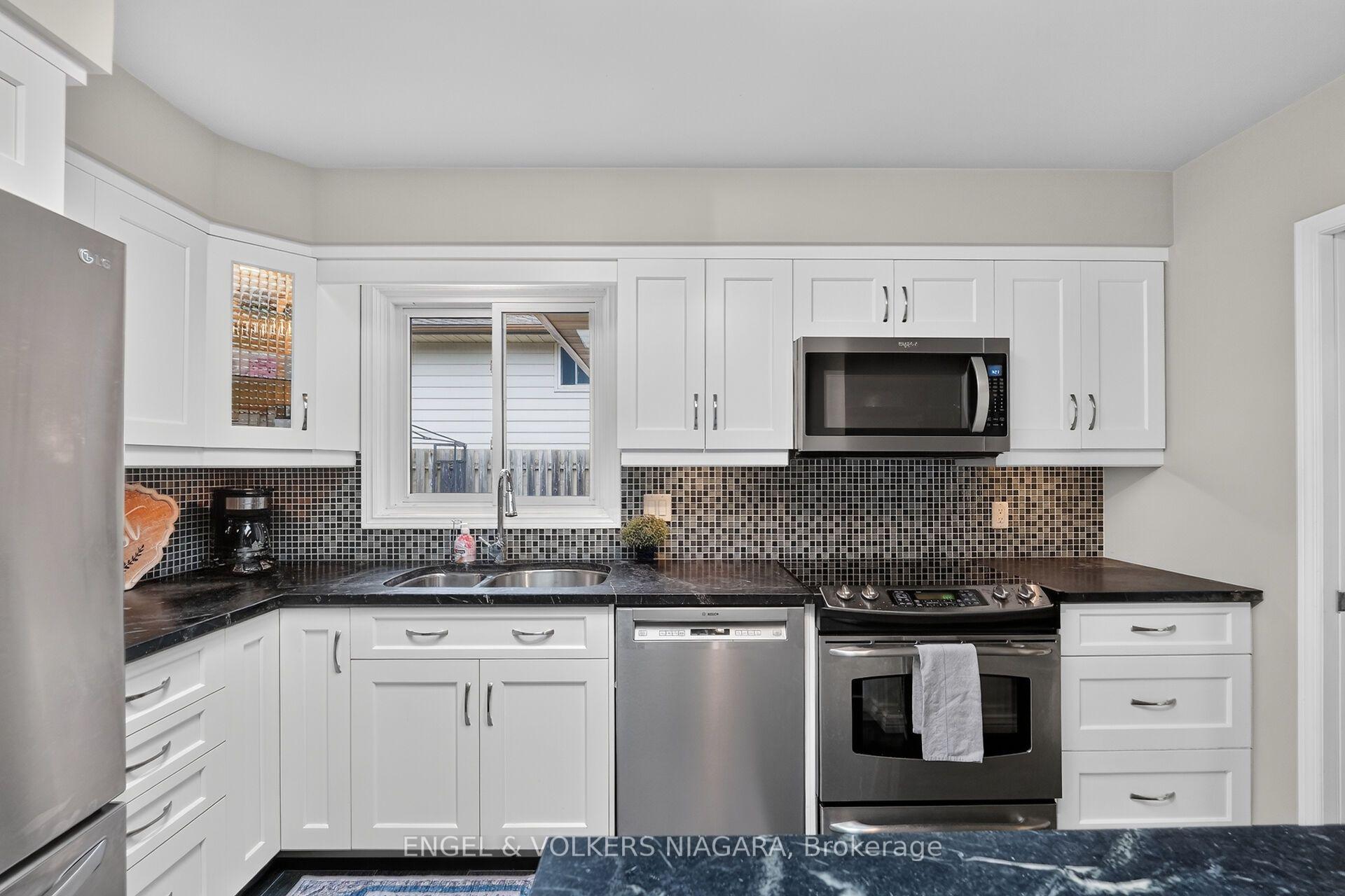 Photo 9 of 7380 Green Boughs Road, Niagara Falls, Casey — HOMEH