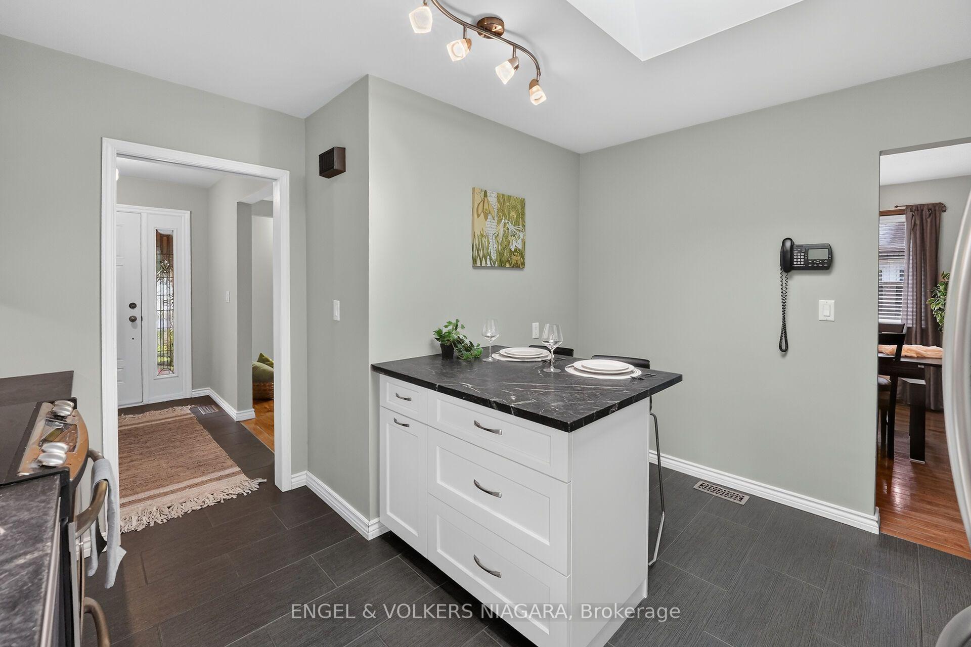 Photo 11 of 7380 Green Boughs Road, Niagara Falls, Casey — HOMEH