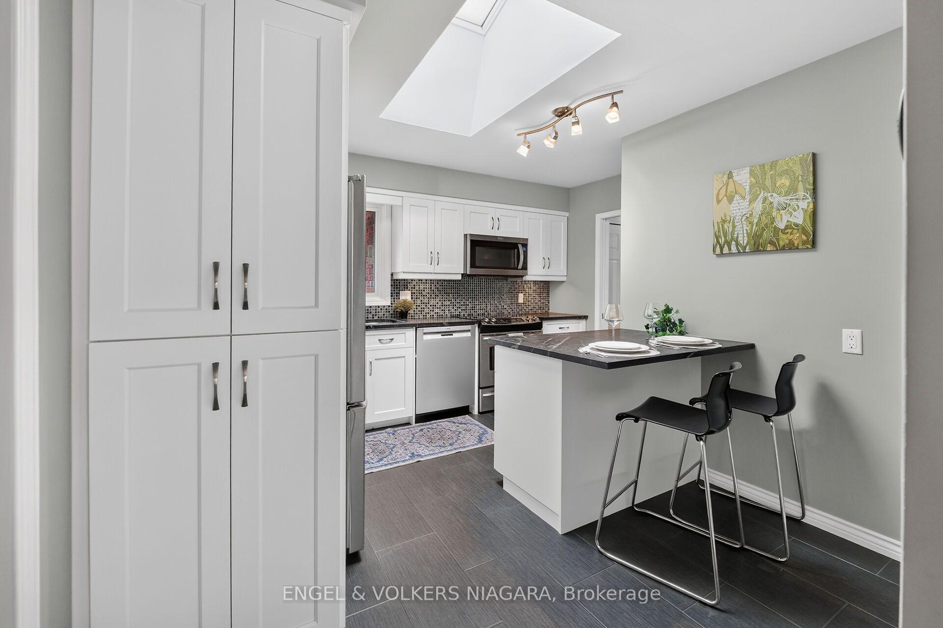 Photo 12 of 7380 Green Boughs Road, Niagara Falls, Casey — HOMEH
