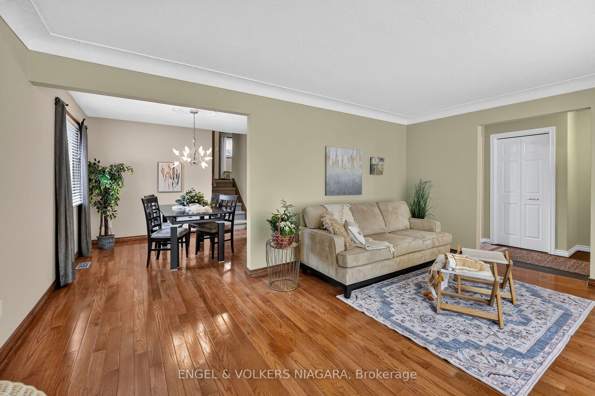 Photo 16 of 7380 Green Boughs Road, Niagara Falls, Casey — HOMEH