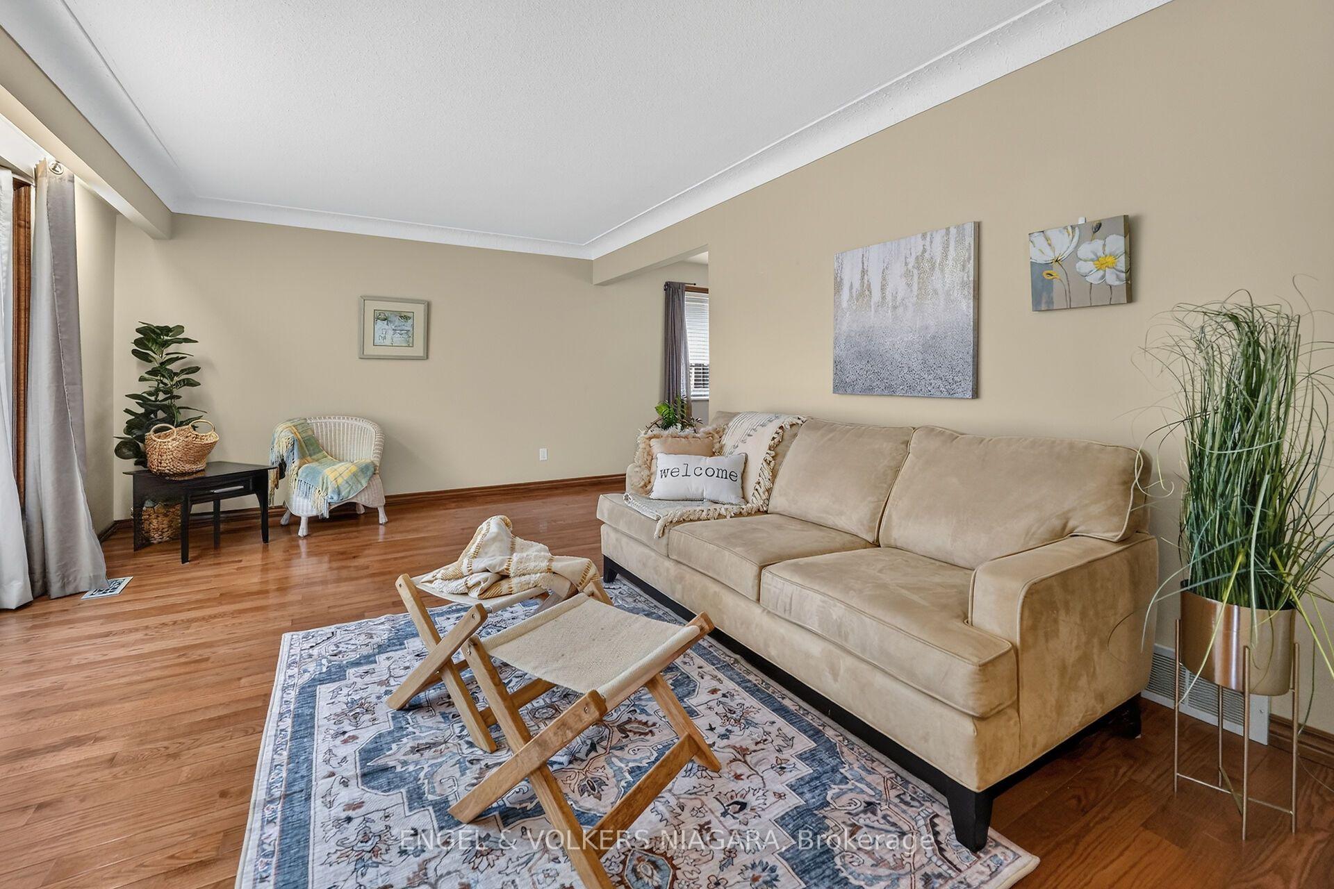 Photo 17 of 7380 Green Boughs Road, Niagara Falls, Casey — HOMEH