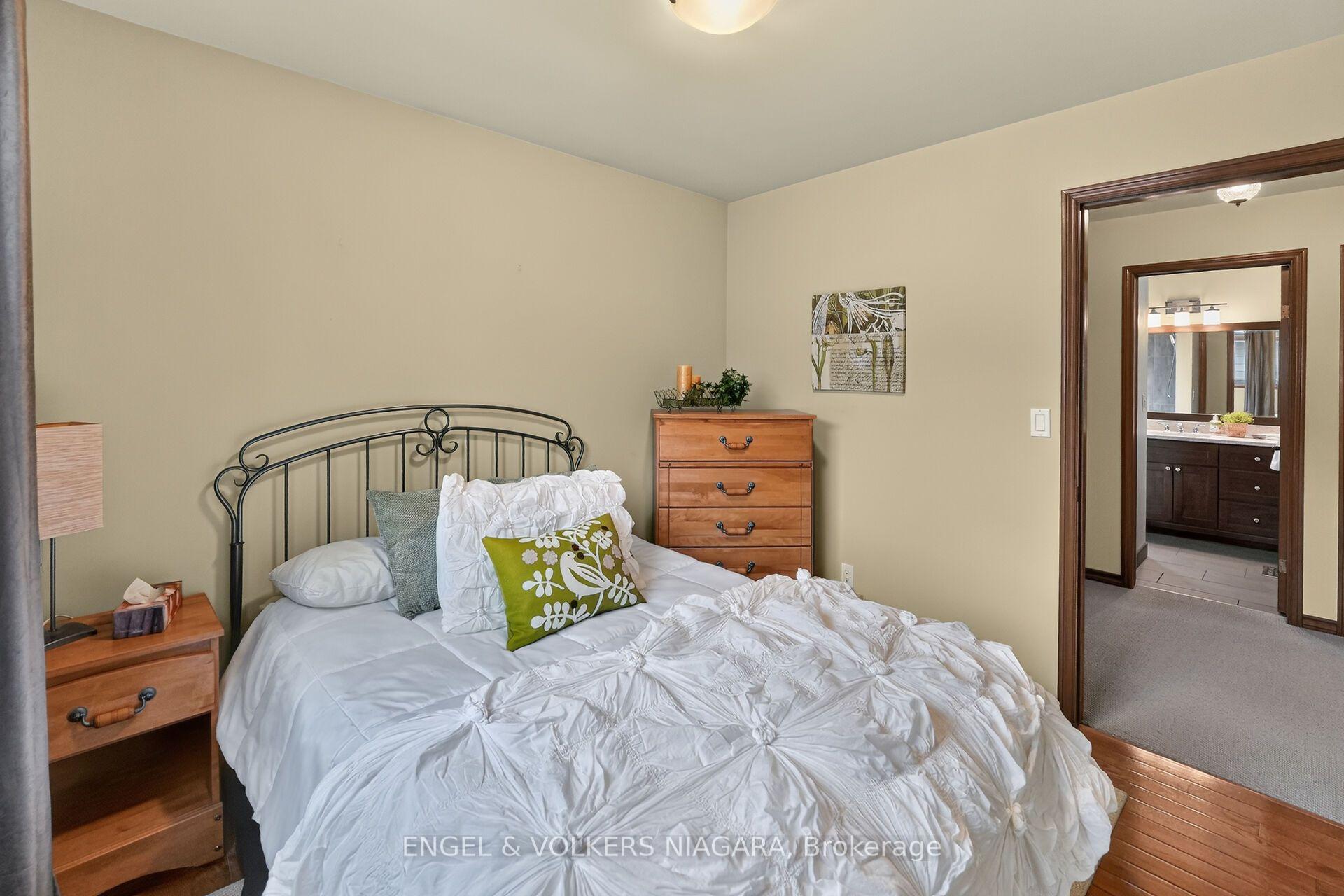 Photo 22 of 7380 Green Boughs Road, Niagara Falls, Casey — HOMEH