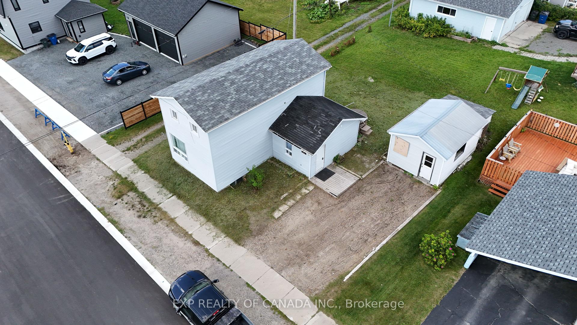 Photo 5 of 275 Sixth Street, Cochrane — HOMEH