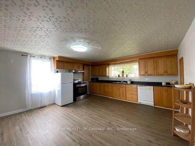 Photo 12 of 275 Sixth Street, Cochrane — HOMEH