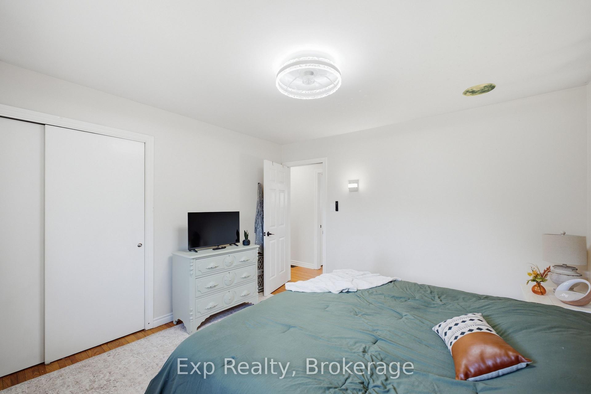 Photo 24 of 18 Railway Street, Brighton — HOMEH