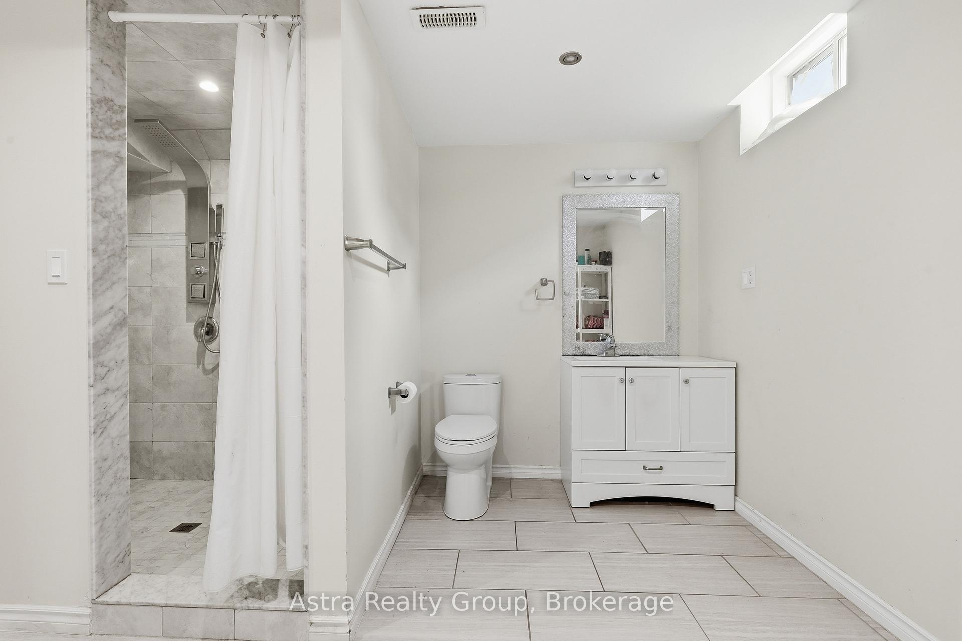 Photo 40 of 74 Kootenay Ridge, Vaughan, Rural Vaughan — HOMEH