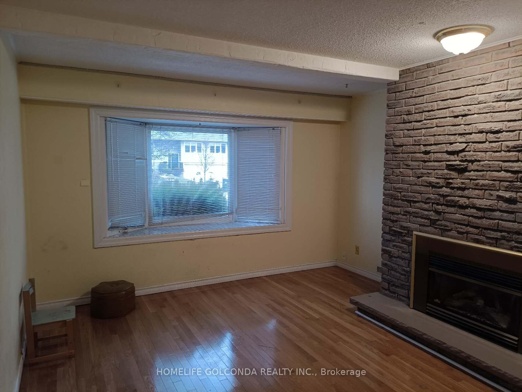 Photo 2 of 2475 Council Ring Road, Mississauga, Erin Mills — HOMEH