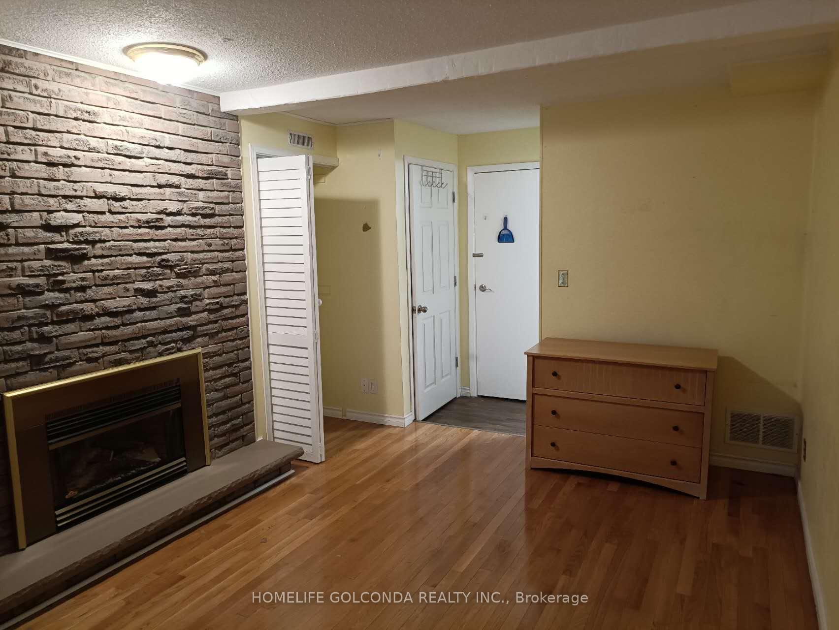 Photo 3 of 2475 Council Ring Road, Mississauga, Erin Mills — HOMEH