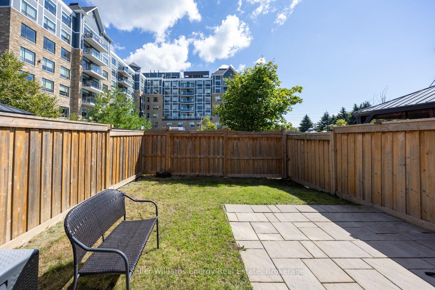 Photo 3 of 72 Longshore Way, Whitby, Port Whitby — HOMEH