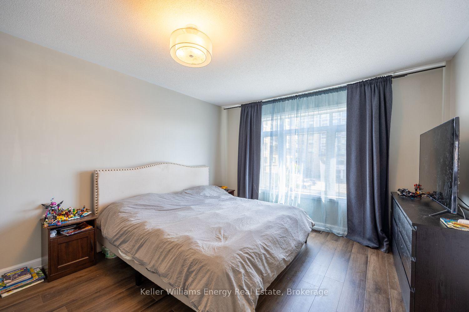 Photo 8 of 72 Longshore Way, Whitby, Port Whitby — HOMEH