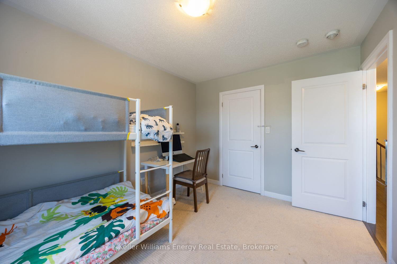 Photo 11 of 72 Longshore Way, Whitby, Port Whitby — HOMEH