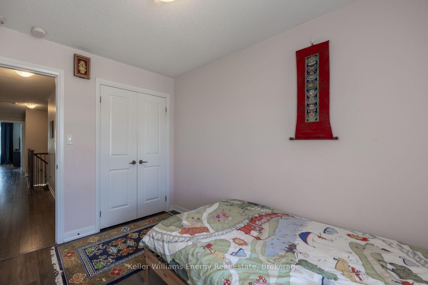 Photo 13 of 72 Longshore Way, Whitby, Port Whitby — HOMEH