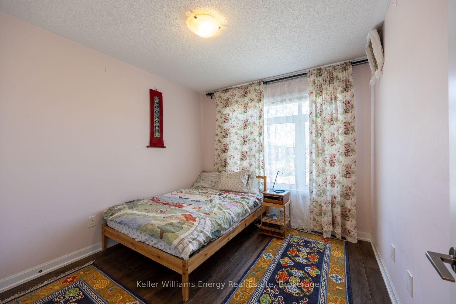 Photo 14 of 72 Longshore Way, Whitby, Port Whitby — HOMEH