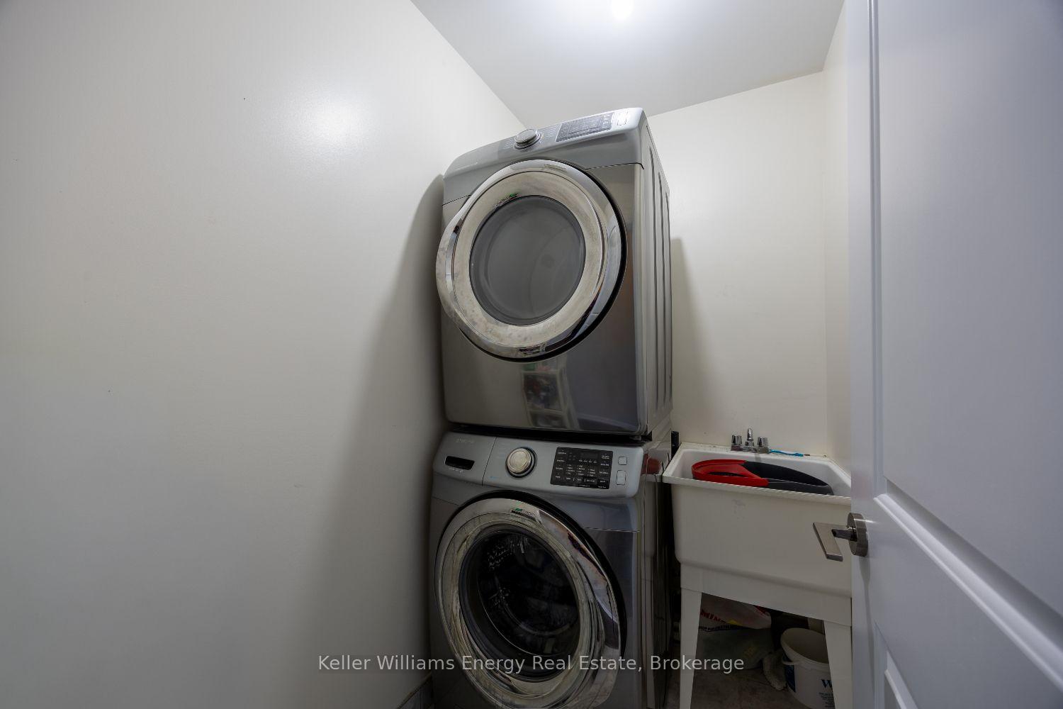 Photo 16 of 72 Longshore Way, Whitby, Port Whitby — HOMEH
