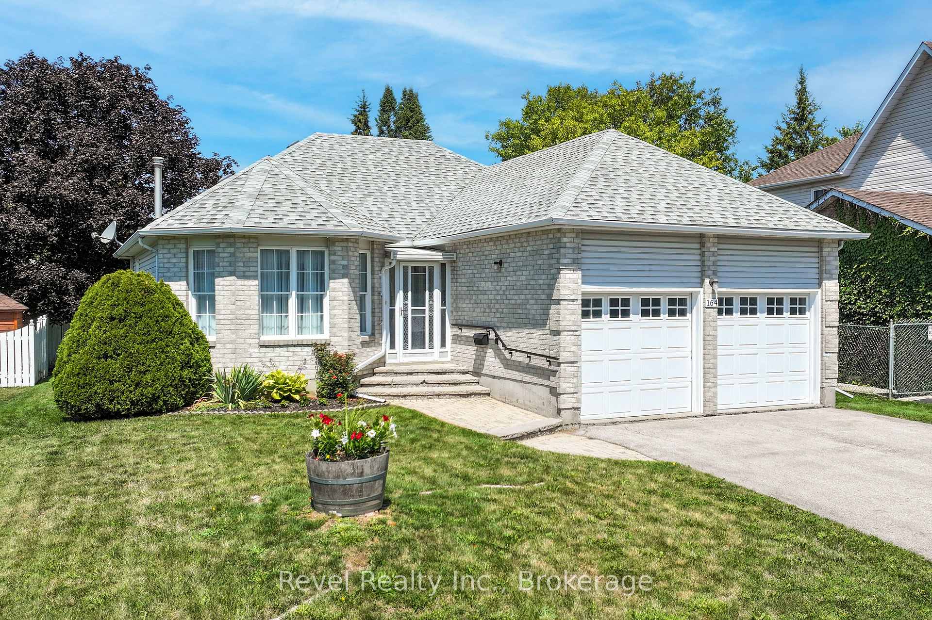 Photo 1 of 164 Elgin Street, Kawartha Lakes, Lindsay — HOMEH