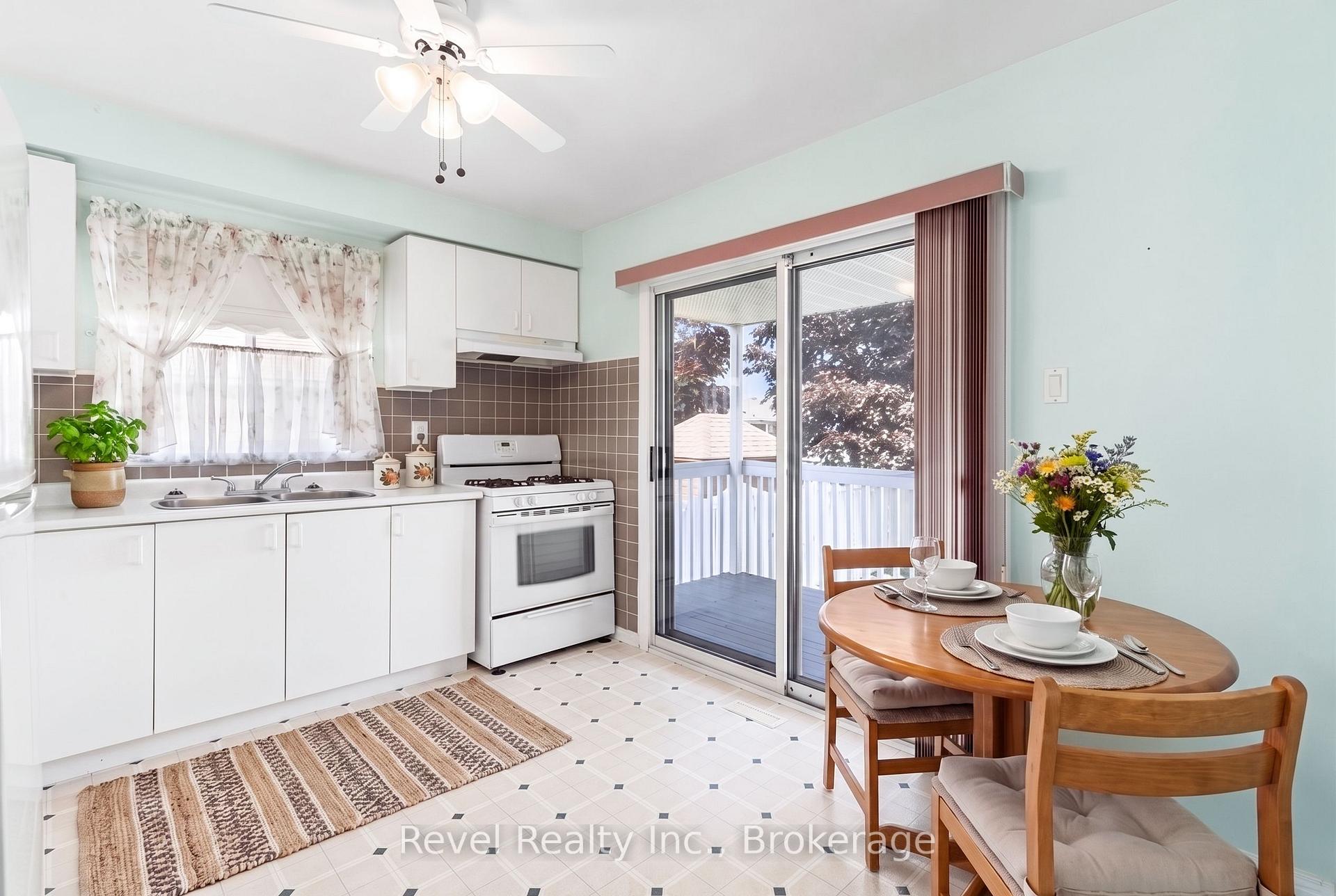 Photo 7 of 164 Elgin Street, Kawartha Lakes, Lindsay — HOMEH