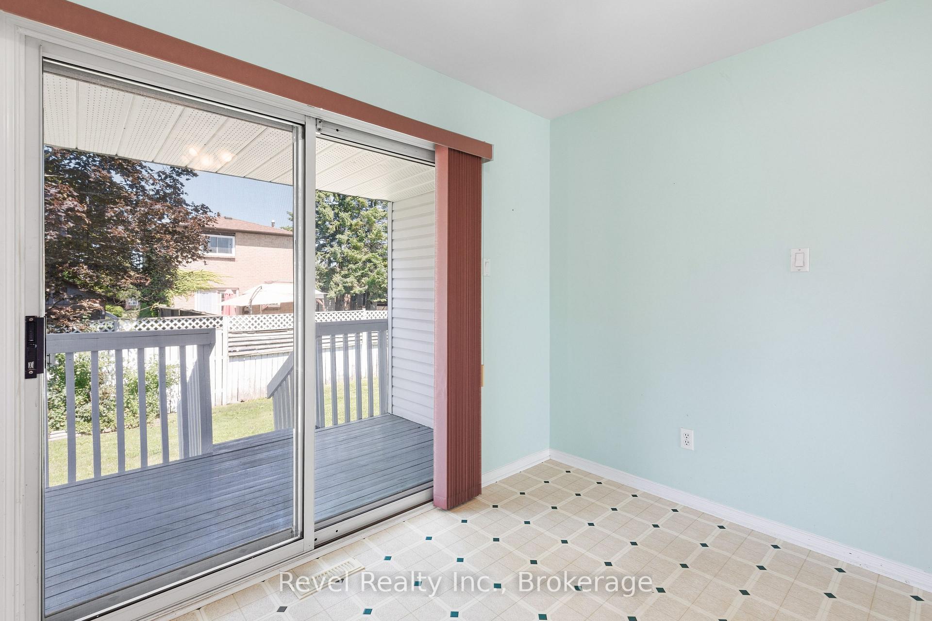 Photo 12 of 164 Elgin Street, Kawartha Lakes, Lindsay — HOMEH