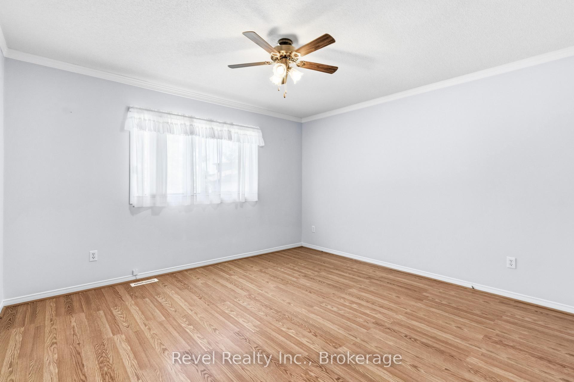 Photo 14 of 164 Elgin Street, Kawartha Lakes, Lindsay — HOMEH