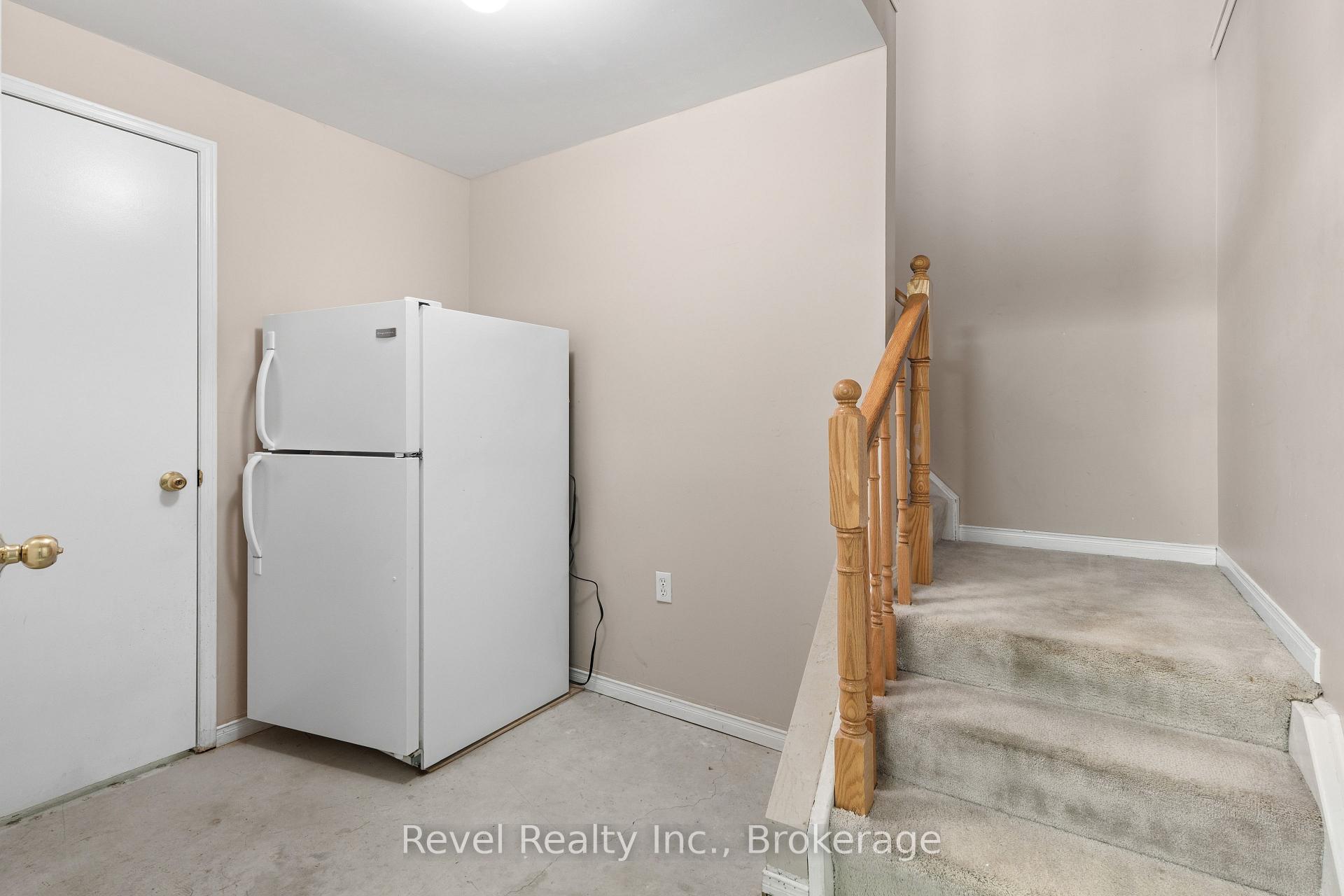 Photo 22 of 164 Elgin Street, Kawartha Lakes, Lindsay — HOMEH