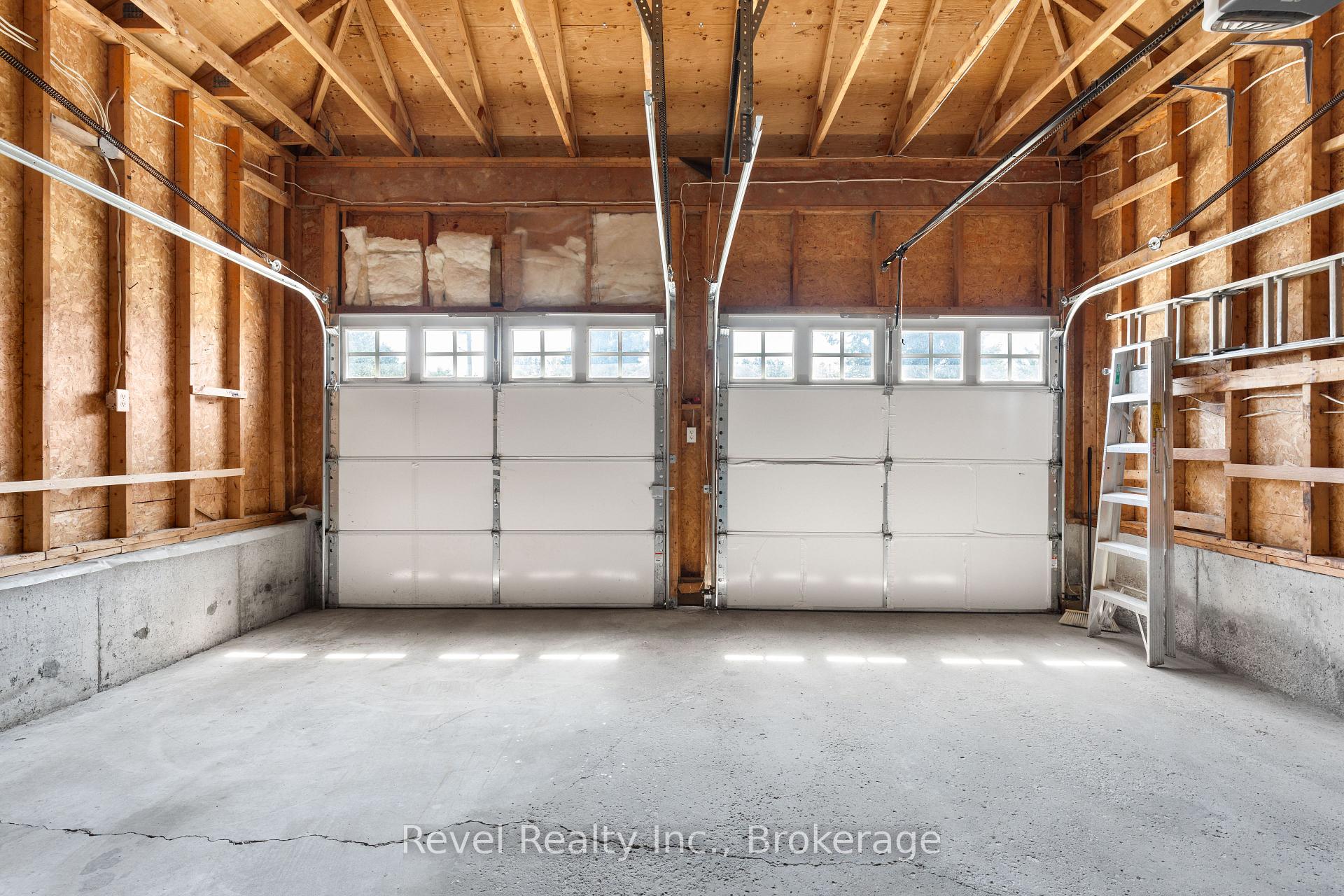 Photo 35 of 164 Elgin Street, Kawartha Lakes, Lindsay — HOMEH