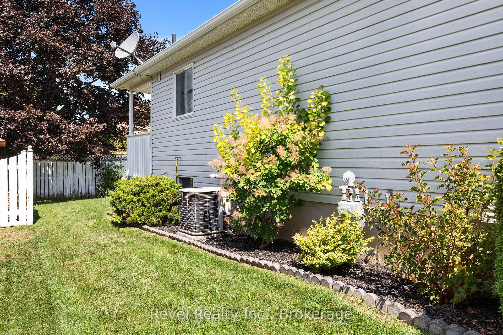 Photo 40 of 164 Elgin Street, Kawartha Lakes, Lindsay — HOMEH