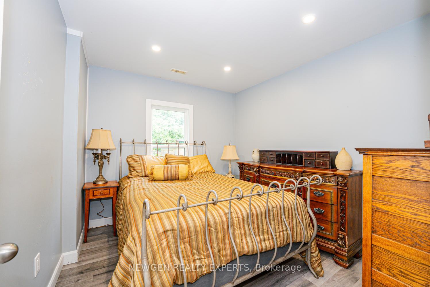 Photo 12 of 10 Wills Street, St. Catharines, Oakdale — HOMEH