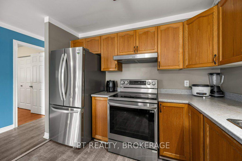Photo 2 of 8 Wilfred Crescent, Kingston, Rideau — HOMEH