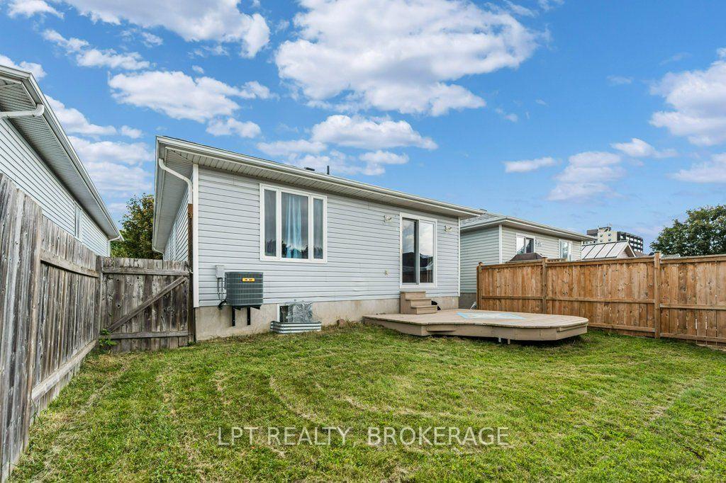Photo 6 of 8 Wilfred Crescent, Kingston, Rideau — HOMEH