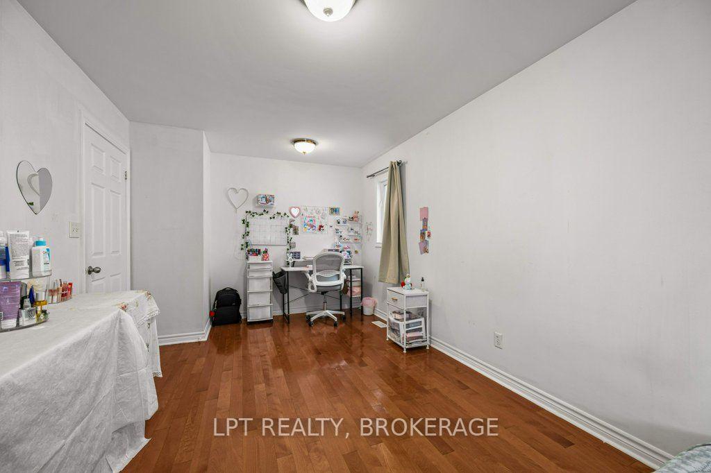 Photo 11 of 8 Wilfred Crescent, Kingston, Rideau — HOMEH