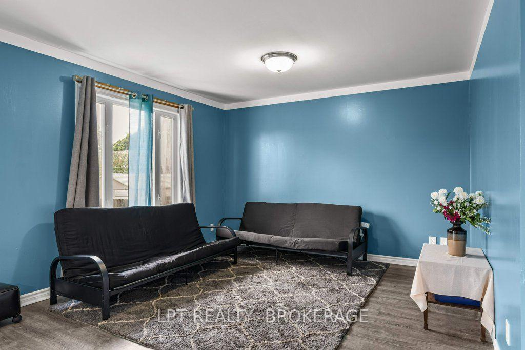 Photo 17 of 8 Wilfred Crescent, Kingston, Rideau — HOMEH