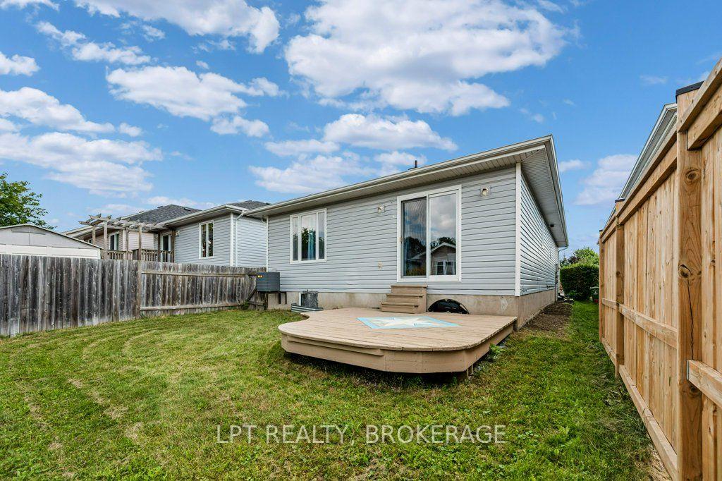 Photo 32 of 8 Wilfred Crescent, Kingston, Rideau — HOMEH