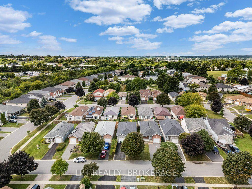 Photo 33 of 8 Wilfred Crescent, Kingston, Rideau — HOMEH
