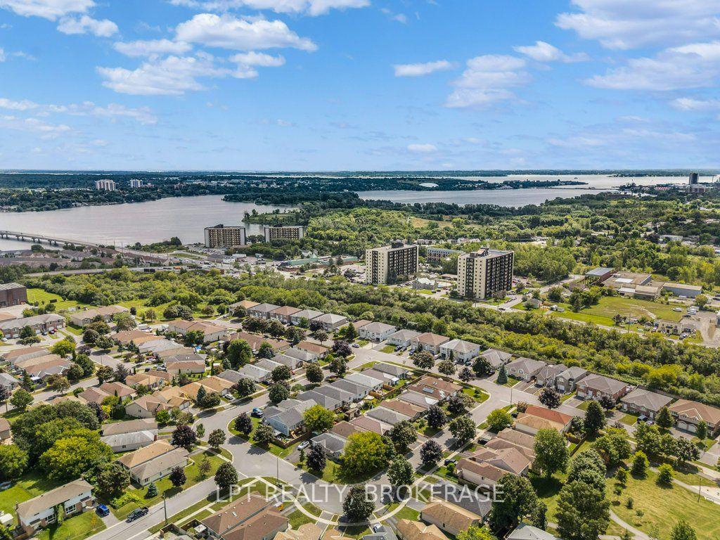 Photo 36 of 8 Wilfred Crescent, Kingston, Rideau — HOMEH