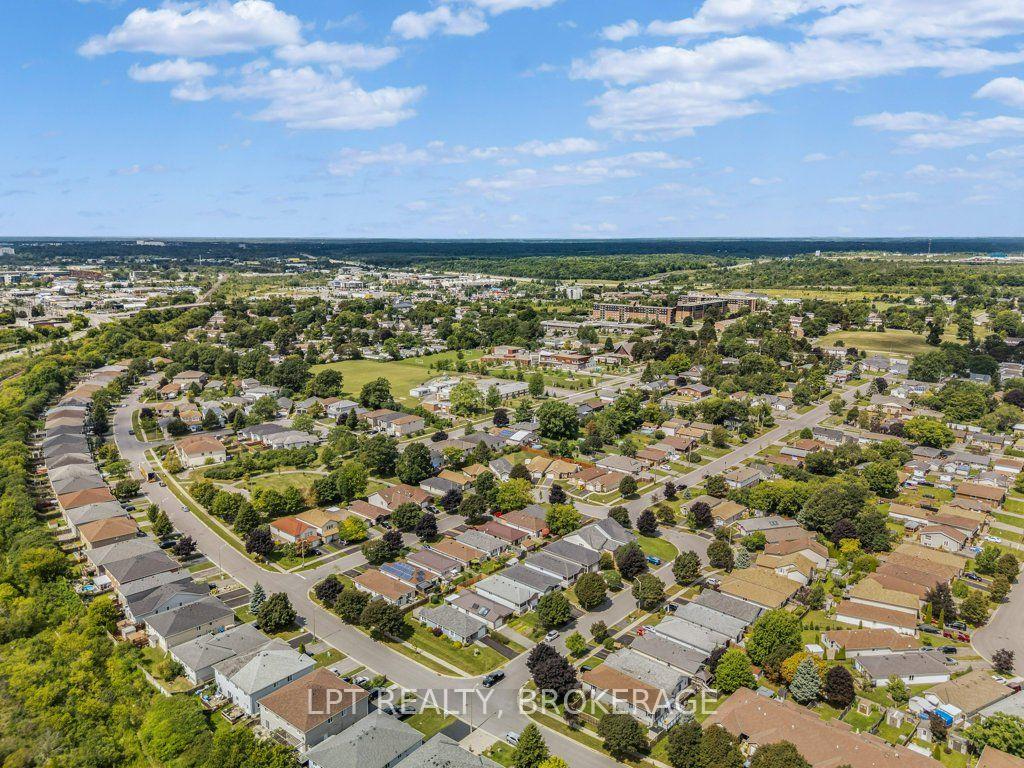 Photo 37 of 8 Wilfred Crescent, Kingston, Rideau — HOMEH